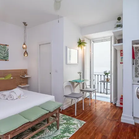 Beguest Secret Courtyard Lisboa